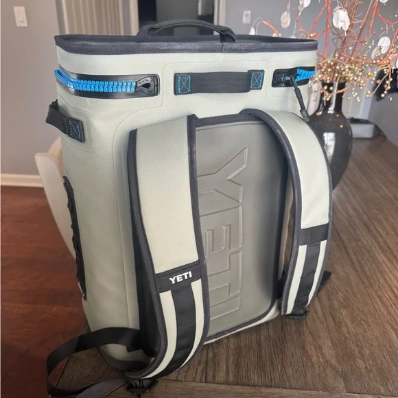 Yeti Hopper Backflip Cooler + Yeti Sidekick Dry - Picture 6 of 9